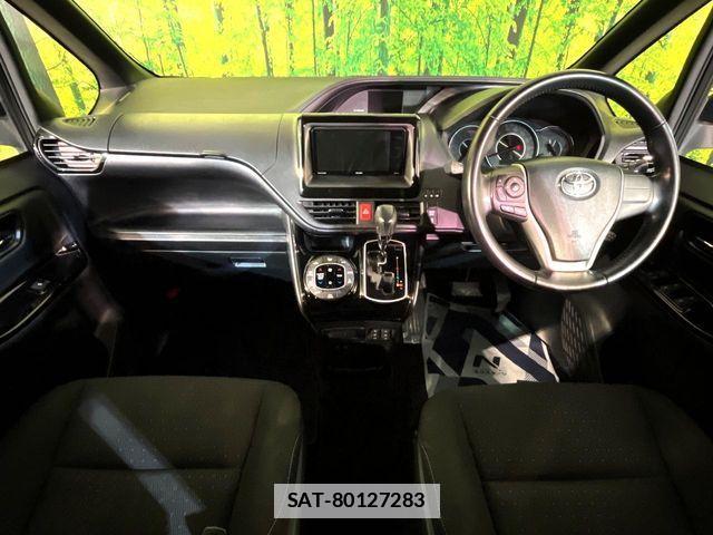 Toyota VOXY 2018-08 7730611-1