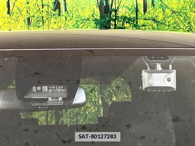 Toyota VOXY 2018-08 7730611-3