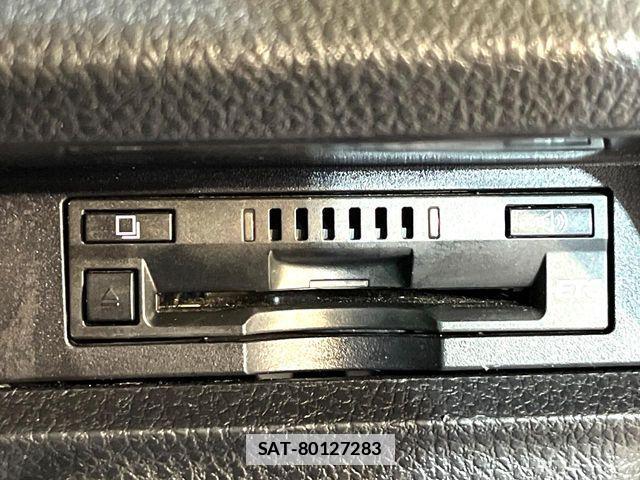 Toyota VOXY 2018-08 7730611-6