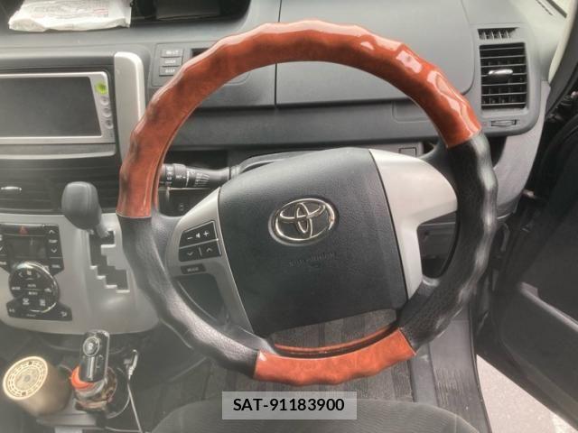Toyota VOXY 2011-12 7730623-14