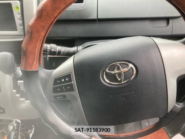 Toyota VOXY 2011-12 7730623-15