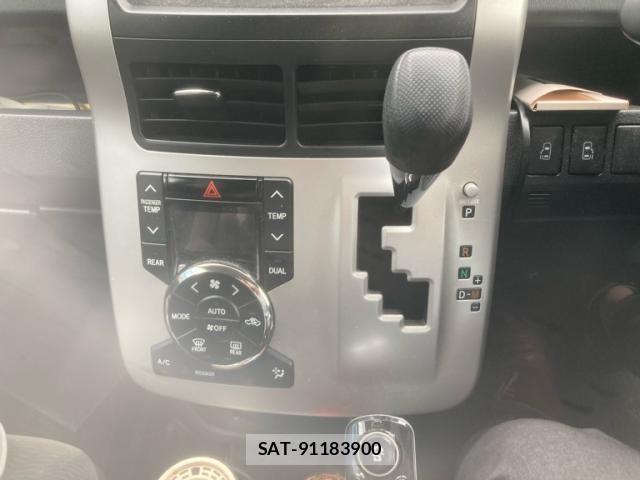 Toyota VOXY 2011-12 7730623-19