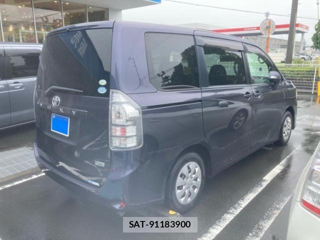 Toyota VOXY 2011-12 7730623-3