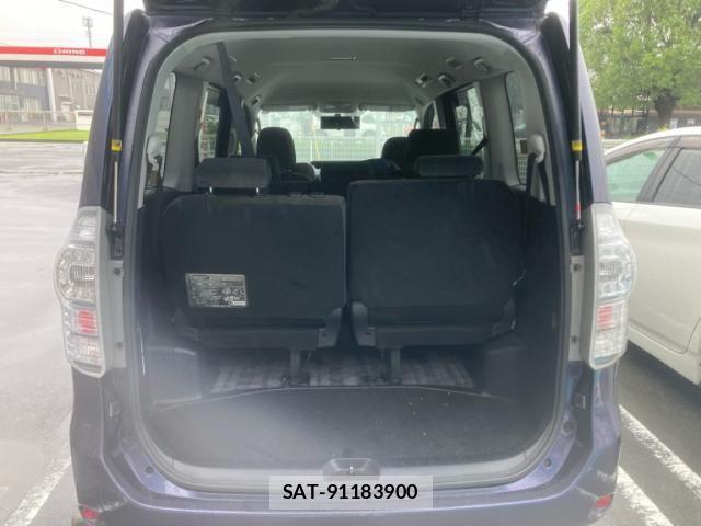 Toyota VOXY 2011-12 7730623-5