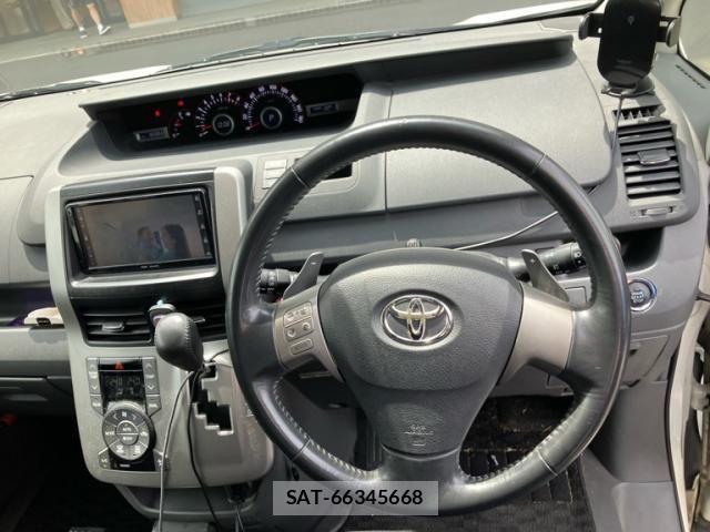 Toyota VOXY 2009-09 7730638-15
