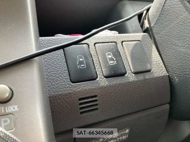 Toyota VOXY 2009-09 7730638-21