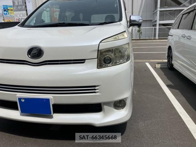 Toyota VOXY 2009-09 7730638-8