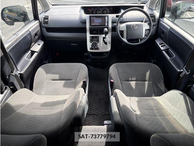 Toyota VOXY 2011-06 7730631-5