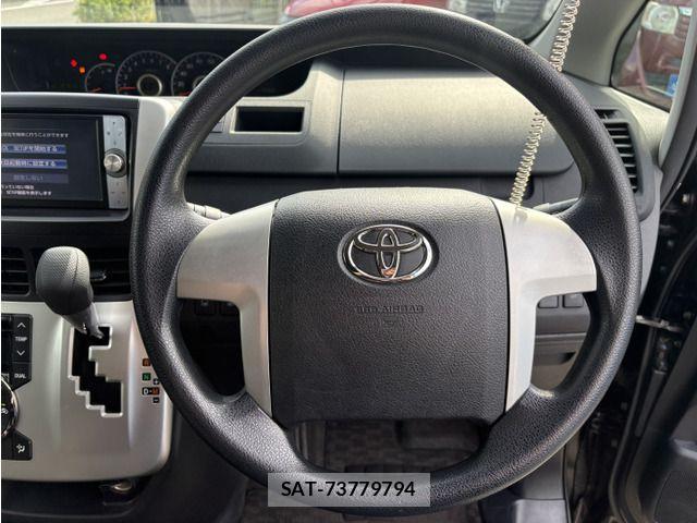 Toyota VOXY 2011-06 7730631-6