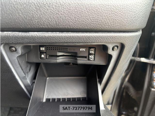 Toyota VOXY 2011-06 7730631-8