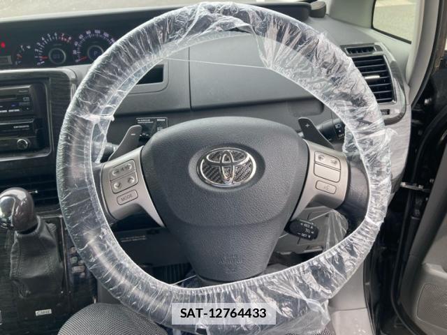 Toyota VOXY 2008-06 7730640-12