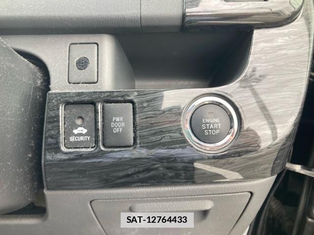 Toyota VOXY 2008-06 7730640-16