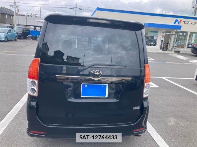 Toyota VOXY 2008-06 7730640-4