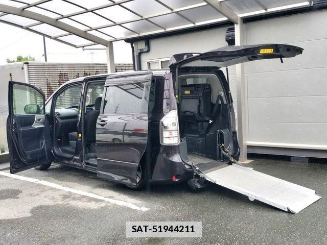 Toyota VOXY 2012-05 7730608-0