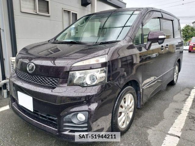 Toyota VOXY 2012-05 7730608-1