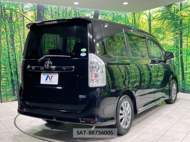 Toyota VOXY 2012-07 7730620-16