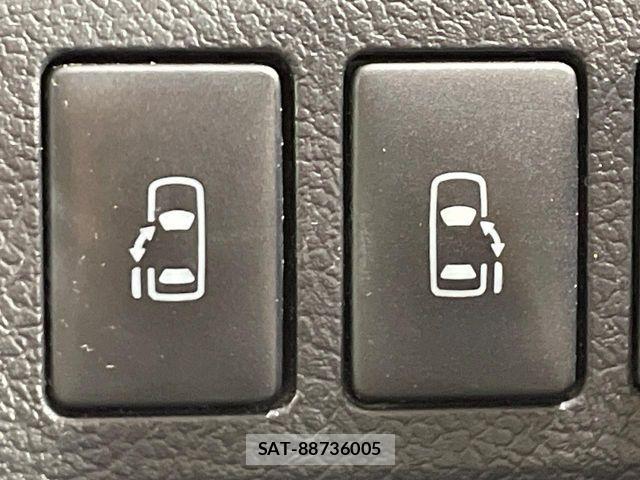 Toyota VOXY 2012-07 7730620-5