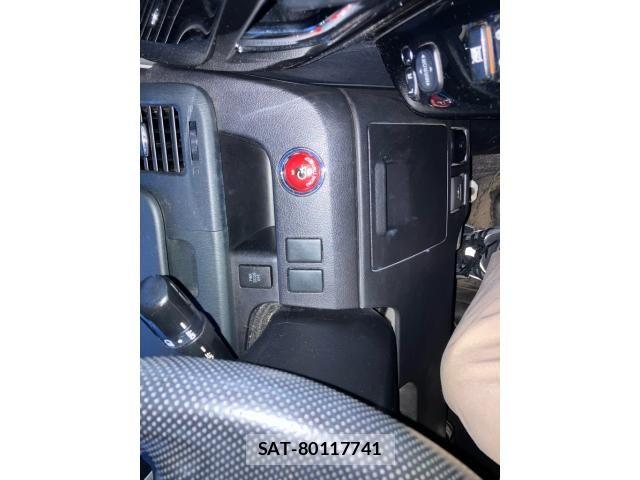 Toyota VOXY 2012-04 7730621-9