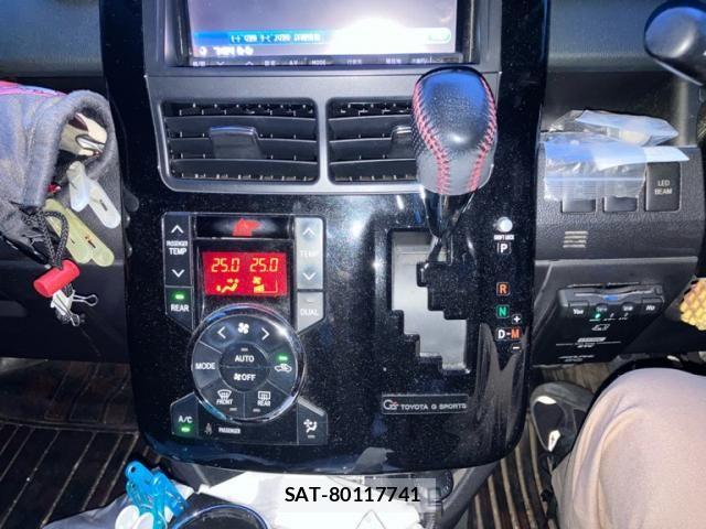 Toyota VOXY 2012-04 7730621-15