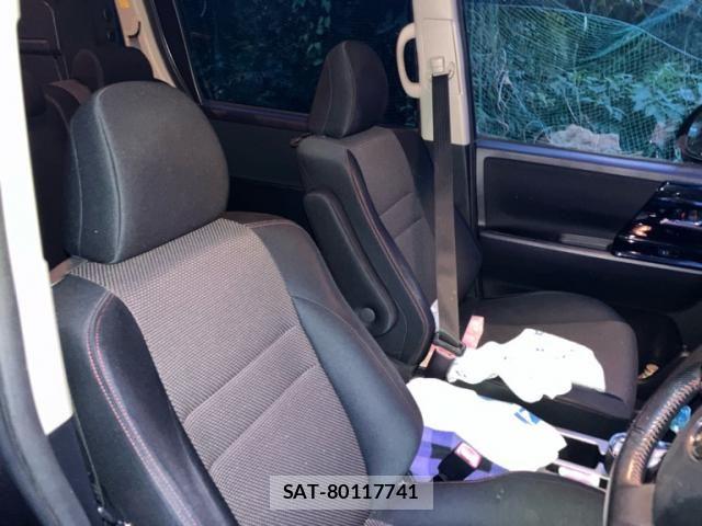 Toyota VOXY 2012-04 7730621-17