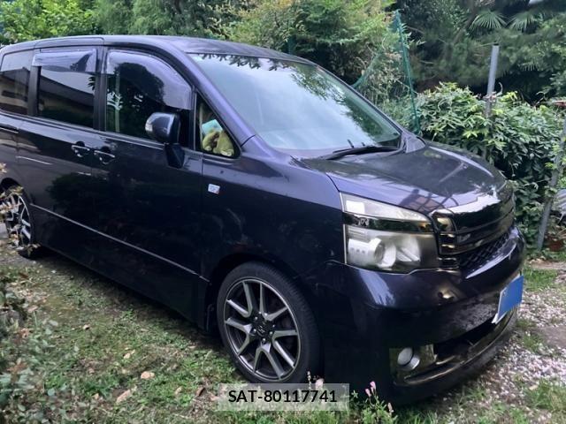 Toyota VOXY 2012-04 7730621-1
