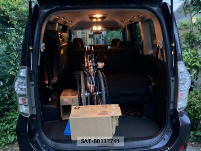 Toyota VOXY 2012-04 7730621-19