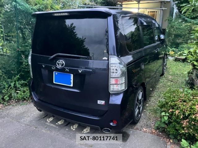 Toyota VOXY 2012-04 7730621-2