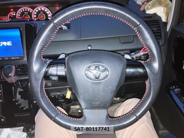 Toyota VOXY 2012-04 7730621-7
