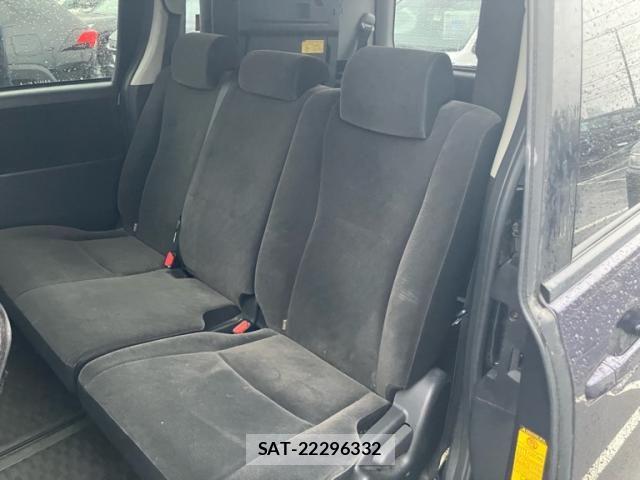 Toyota VOXY 2013-04 7730634-11