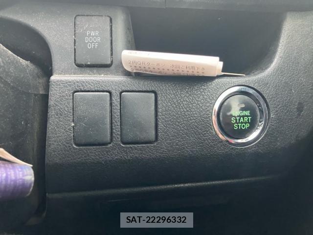 Toyota VOXY 2013-04 7730634-15