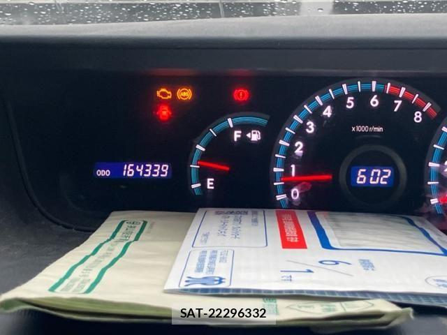 Toyota VOXY 2013-04 7730634-17