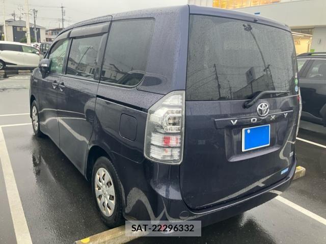 Toyota VOXY 2013-04 7730634-6
