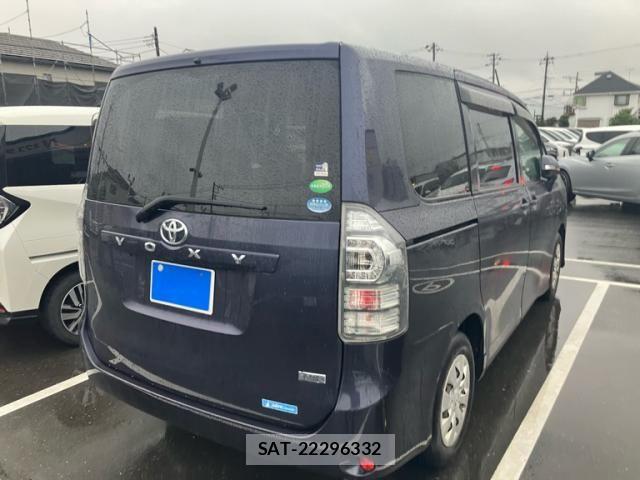 Toyota VOXY 2013-04 7730634-8