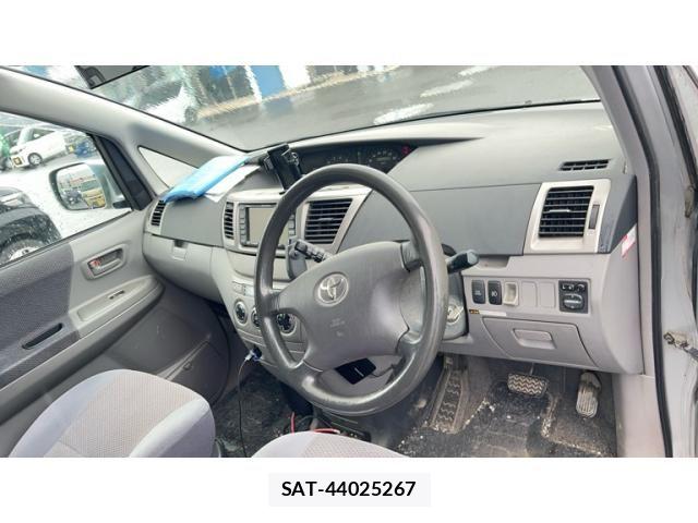 Toyota VOXY 2001-11 7730639-9