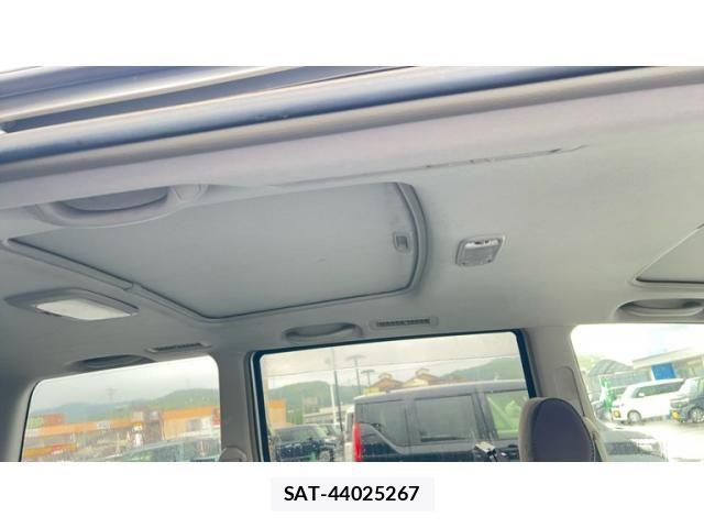 Toyota VOXY 2001-11 7730639-13