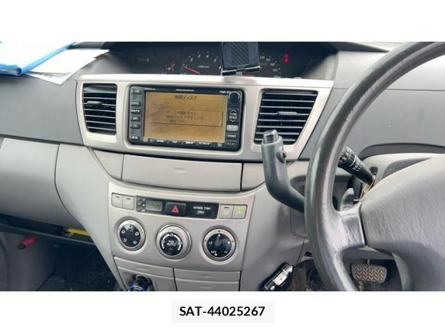Toyota VOXY 2001-11 7730639-15