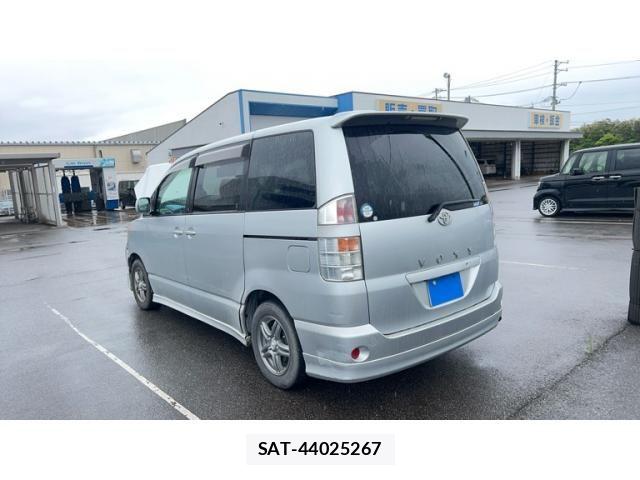 Toyota VOXY 2001-11 7730639-6