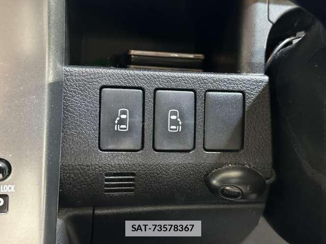 Toyota VOXY 2012-01 7790321-14