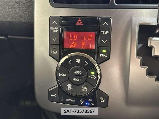 Toyota VOXY 2012-01 7790321-23