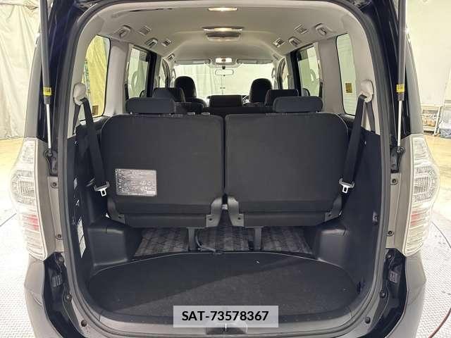 Toyota VOXY 2012-01 7790321-28