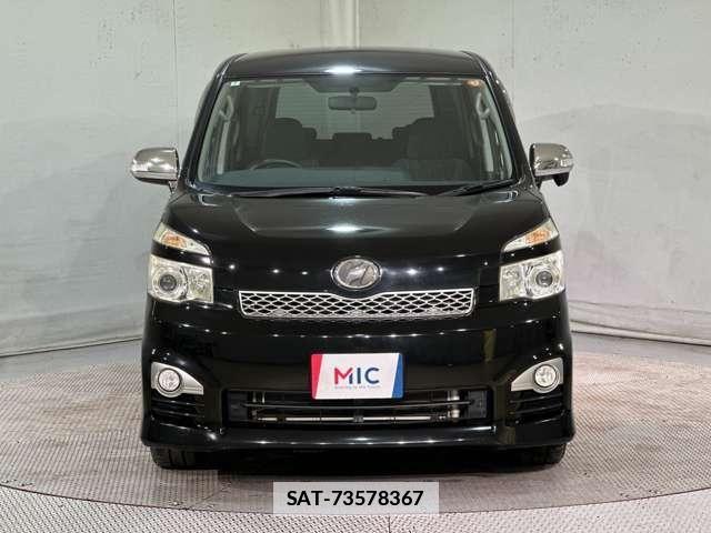 Toyota VOXY 2012-01 7790321-2