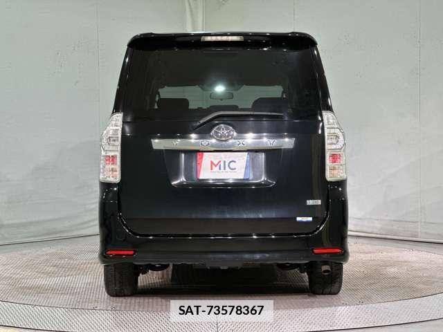 Toyota VOXY 2012-01 7790321-5