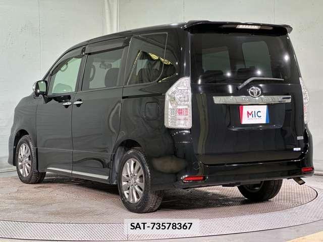 Toyota VOXY 2012-01 7790321-6