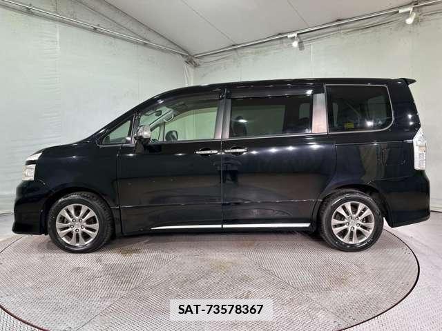 Toyota VOXY 2012-01 7790321-7