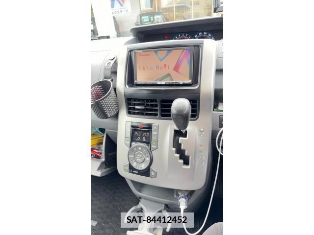 Toyota VOXY 2008-04 7790305-9