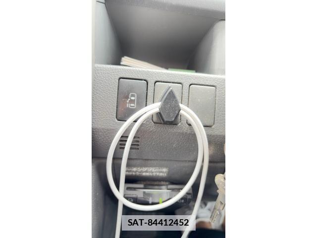 Toyota VOXY 2008-04 7790305-11