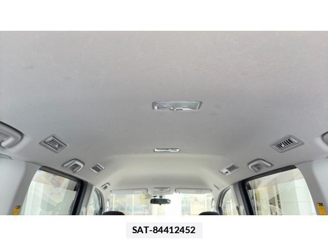 Toyota VOXY 2008-04 7790305-16