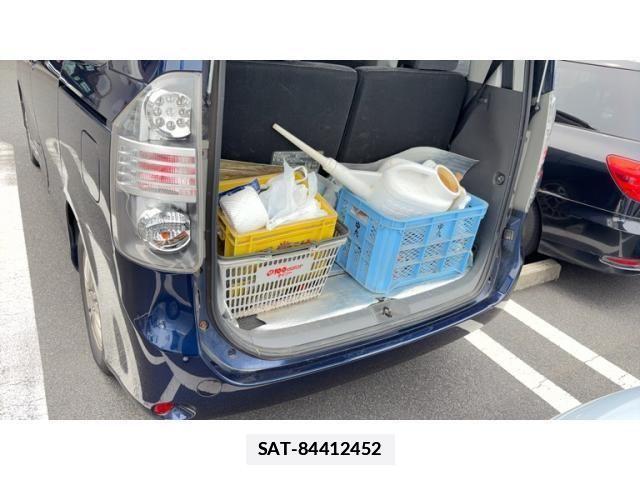 Toyota VOXY 2008-04 7790305-17