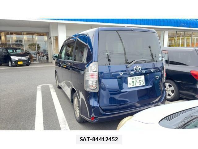 Toyota VOXY 2008-04 7790305-1