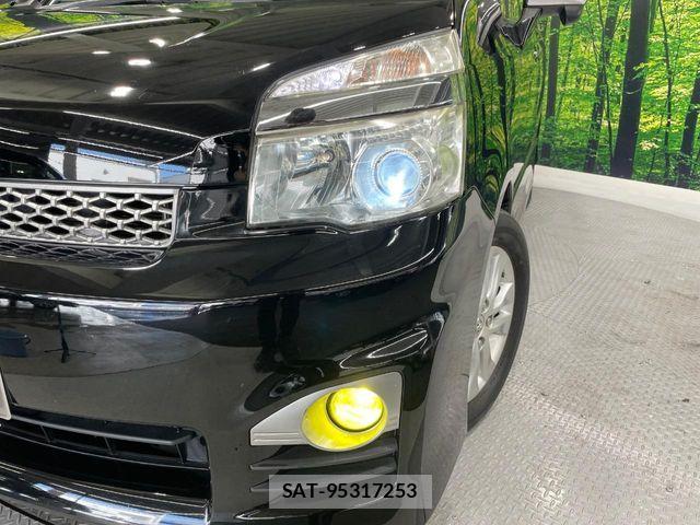 Toyota VOXY 2013-03 7790314-11